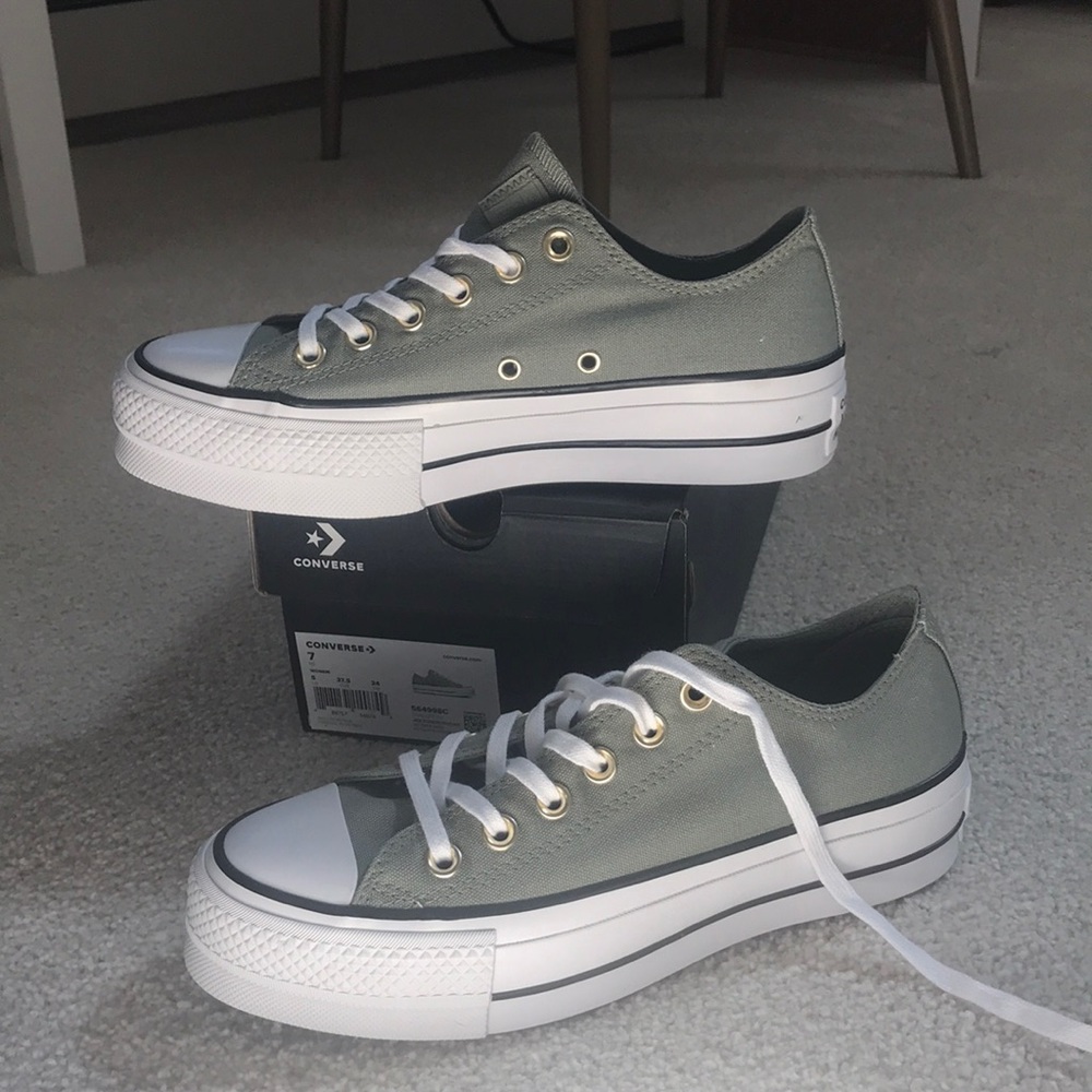 Brand New!! Platform Army Green Converse